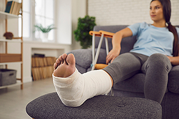 How Is a Broken Ankle Treated?